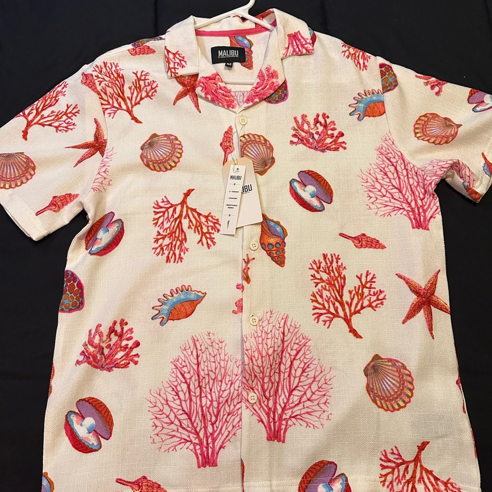Malibu Men's Seashell and Coral Print Shirt - White and Red